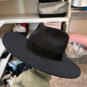 Stylish Black Wide-Brim Hat